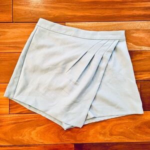Elegant Light Blue Women' Shorts‎